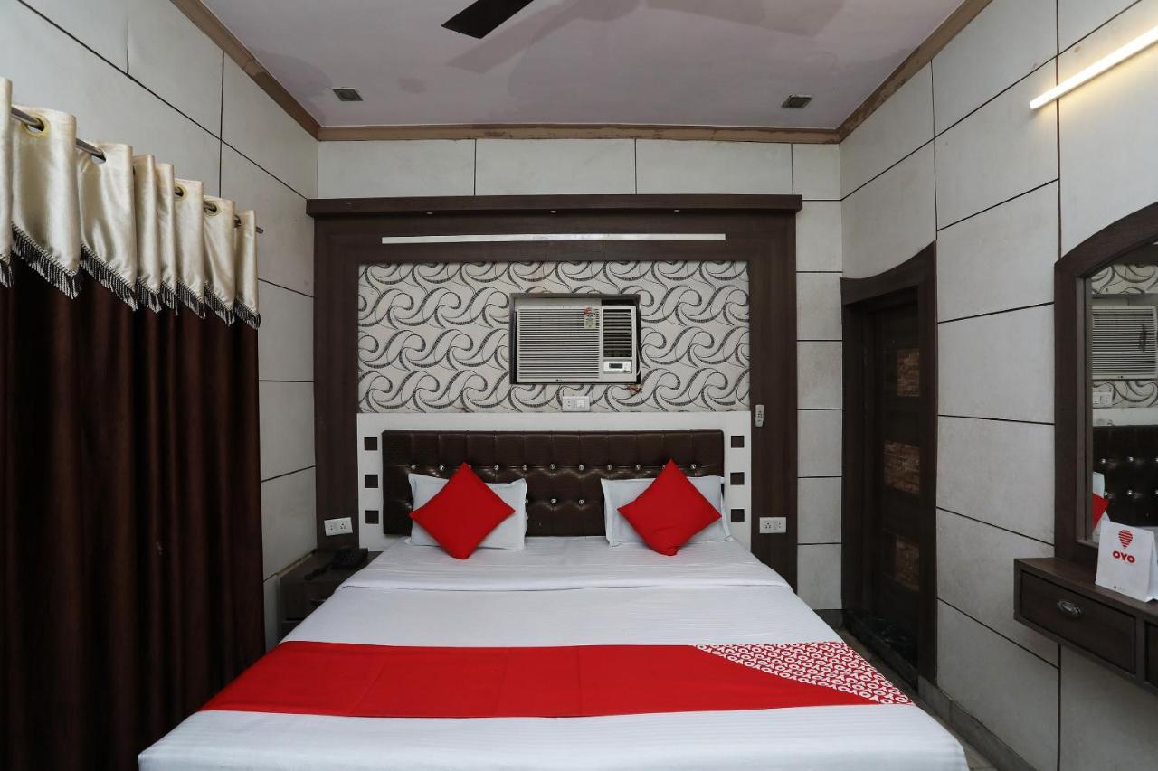 Oyo 29411 Hotel Vanshika Agra  Exteriör bild