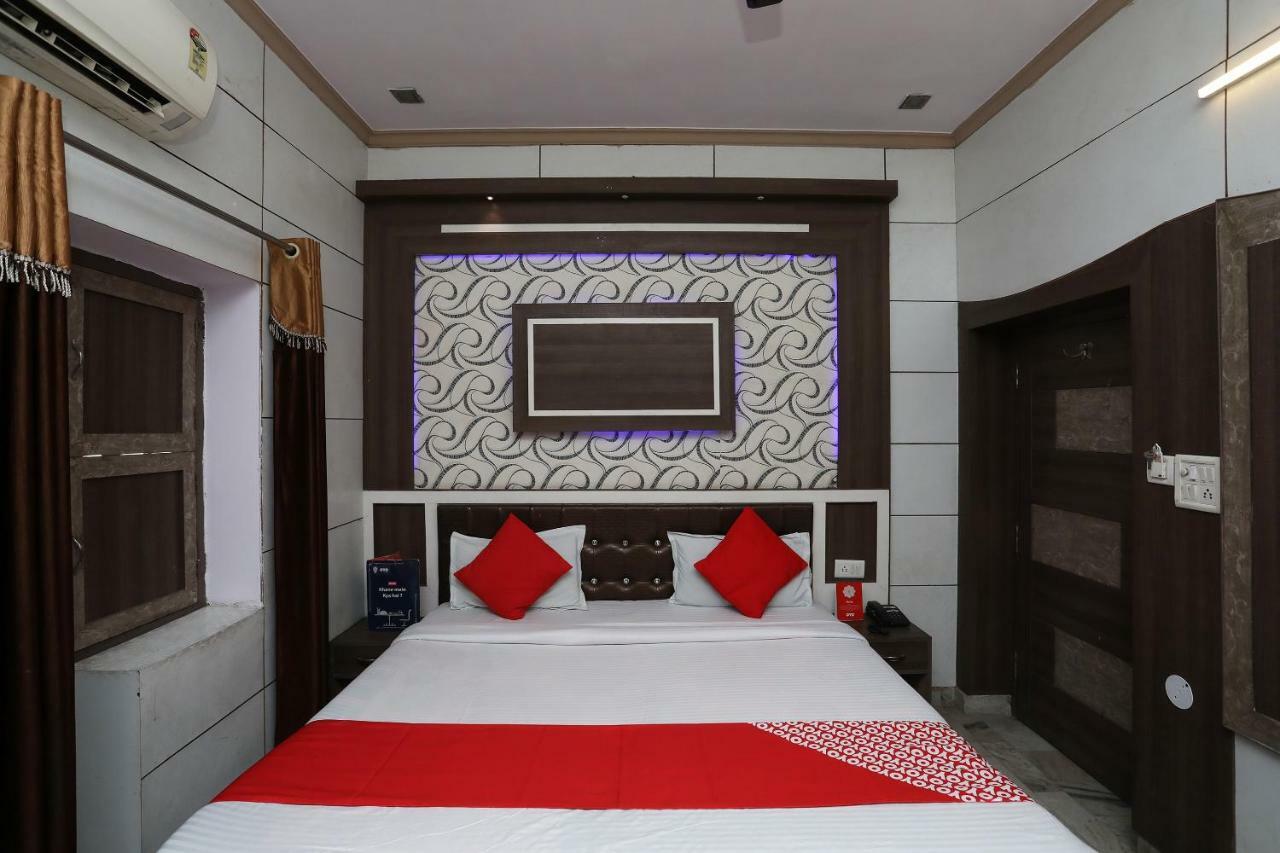 Oyo 29411 Hotel Vanshika Agra  Exteriör bild
